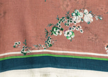 Carica l&#39;immagine nel visualizzatore di Gallery, Floral Cashmere Scarf