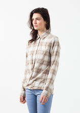 Carica l&#39;immagine nel visualizzatore di Gallery, Standard Shirt