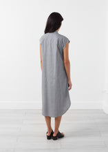 Carica l&#39;immagine nel visualizzatore di Gallery, Embraced Tunic