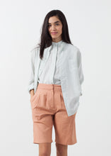 Carica l&#39;immagine nel visualizzatore di Gallery, Classic Button Down