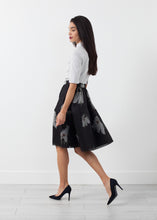 Carica l&#39;immagine nel visualizzatore di Gallery, Short Silk Skirt