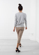 Carica l&#39;immagine nel visualizzatore di Gallery, Striped Pullover