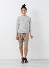 Carica l&#39;immagine nel visualizzatore di Gallery, Striped Pullover