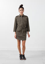 Carica l&#39;immagine nel visualizzatore di Gallery, Belted Surplus Dress