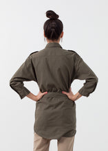Carica l&#39;immagine nel visualizzatore di Gallery, Belted Surplus Dress