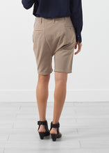Carica l&#39;immagine nel visualizzatore di Gallery, Harem Chino Short