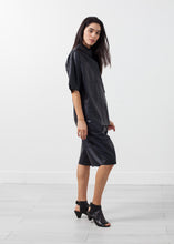 Carica l&#39;immagine nel visualizzatore di Gallery, Feather Weight Tunic