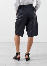 Carica l&#39;immagine nel visualizzatore di Gallery, Feather Weight Short