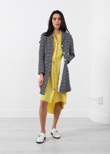 Carica l&#39;immagine nel visualizzatore di Gallery, Halo Coat