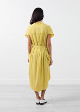 Carica l&#39;immagine nel visualizzatore di Gallery, Ultime Silk Shirt Dress
