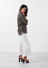 Carica l'immagine nel visualizzatore di Gallery, Woven Shirt