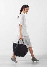 Carica l&#39;immagine nel visualizzatore di Gallery, Short Sleeve Button Up