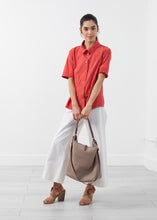 Carica l&#39;immagine nel visualizzatore di Gallery, Short Sleeve Button Up