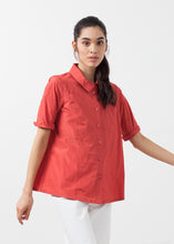 Carica l&#39;immagine nel visualizzatore di Gallery, Short Sleeve Button Up