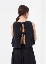 Carica l&#39;immagine nel visualizzatore di Gallery, Reversible Tie Top