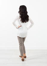 Carica l&#39;immagine nel visualizzatore di Gallery, Pin Tuck Blouse