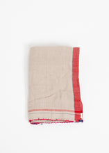 Carica l&#39;immagine nel visualizzatore di Gallery, Fringed Textile