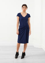 Carica l&#39;immagine nel visualizzatore di Gallery, V-Neck Twist Dress