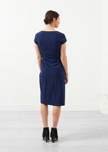 Carica l&#39;immagine nel visualizzatore di Gallery, V-Neck Twist Dress