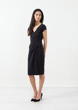 Carica l&#39;immagine nel visualizzatore di Gallery, Knot Dress