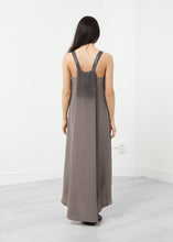 Carica l&#39;immagine nel visualizzatore di Gallery, Edna Dress