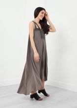 Carica l&#39;immagine nel visualizzatore di Gallery, Edna Dress