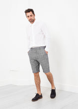 Carica l&#39;immagine nel visualizzatore di Gallery, Check Shorts