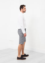 Carica l&#39;immagine nel visualizzatore di Gallery, Check Shorts