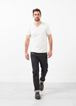 Carica l&#39;immagine nel visualizzatore di Gallery, V-Neck Tee