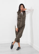 Carica l&#39;immagine nel visualizzatore di Gallery, Sleeveless Harem Flightsuit