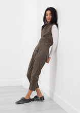 Carica l&#39;immagine nel visualizzatore di Gallery, Sleeveless Harem Flightsuit