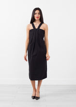 Carica l&#39;immagine nel visualizzatore di Gallery, V-Strap Pocket Dress