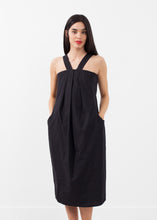 Carica l&#39;immagine nel visualizzatore di Gallery, V-Strap Pocket Dress
