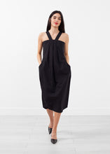 Carica l&#39;immagine nel visualizzatore di Gallery, V-Strap Pocket Dress