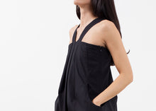 Carica l&#39;immagine nel visualizzatore di Gallery, V-Strap Pocket Dress