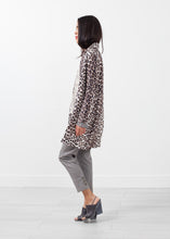 Carica l&#39;immagine nel visualizzatore di Gallery, Silk Trench