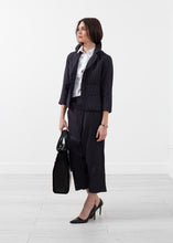 Carica l&#39;immagine nel visualizzatore di Gallery, Pinstripe Blazer