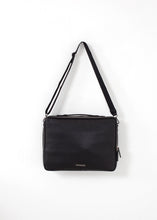 Carica l&#39;immagine nel visualizzatore di Gallery, Classic Doc Bag