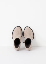 Carica l&#39;immagine nel visualizzatore di Gallery, Camoscio Zip Heel