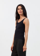 Carica l&#39;immagine nel visualizzatore di Gallery, Feather Ribbed Tank