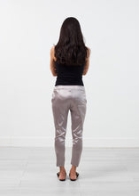 Carica l&#39;immagine nel visualizzatore di Gallery, Silk Pullup Pant