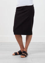 Carica l&#39;immagine nel visualizzatore di Gallery, Long Pencil Skirt in Black