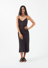 Carica l&#39;immagine nel visualizzatore di Gallery, Bias Slip Dress