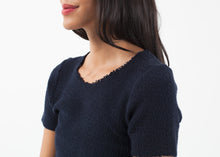 Carica l&#39;immagine nel visualizzatore di Gallery, Pearl Tee