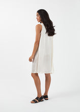 Carica l&#39;immagine nel visualizzatore di Gallery, Bell Dress
