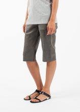 Carica l&#39;immagine nel visualizzatore di Gallery, Leather Cut-Off