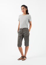 Carica l&#39;immagine nel visualizzatore di Gallery, Leather Cut-Off