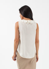 Carica l&#39;immagine nel visualizzatore di Gallery, Ruffle Top