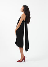 Carica l&#39;immagine nel visualizzatore di Gallery, Cape Dress