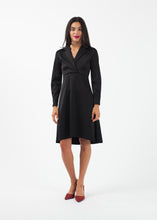Carica l&#39;immagine nel visualizzatore di Gallery, Surplice Dress